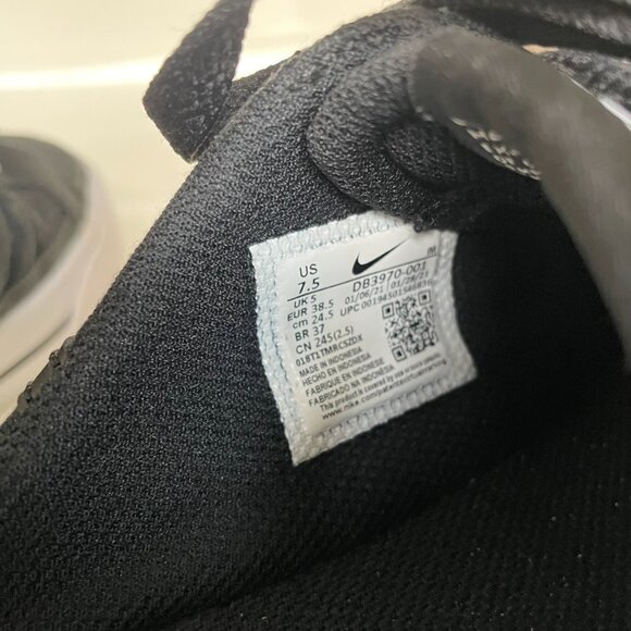 Black Nike slides mules sneakers size 7.5 (excellent) - Picture 6 of 8